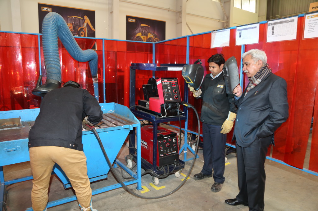 Shri Sunil Arora, Secretary Skills - Department of Skill Development and Entrepreneurship, Government of India at the JCB welding training school