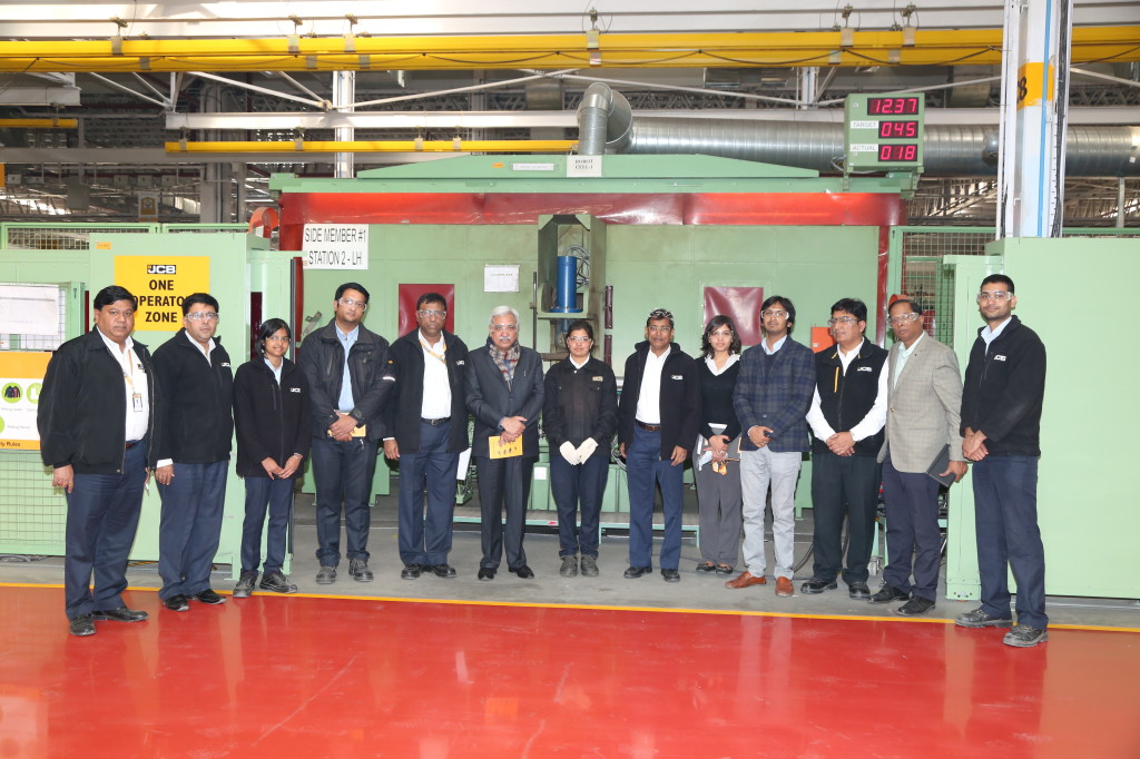 Shri Sunil Arora, Secretary Skills - Department of Skill Development and Entrepreneurship, Government of India with the JCB team during his factory visit