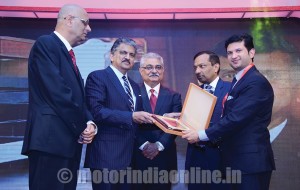 Mahindra-Awards-LifeTimeAchivement-pic